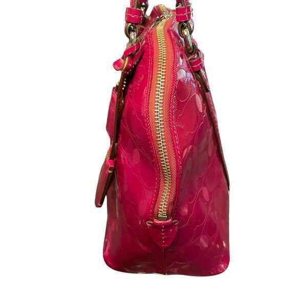 Coach Peyton‎ Link C Embossed Patent Leather Domed 32583 Raspberry Handbag - Picture 7 of 16
